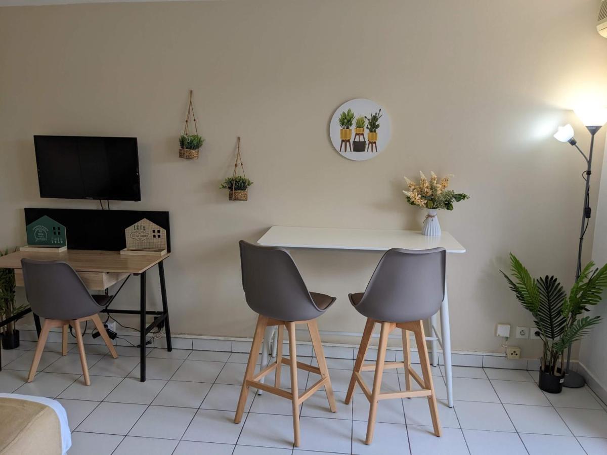 Topaze Pei Bellepierre Proximite Immediate Chu, Inspe Saint-Denis Exterior foto